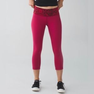 Lululemon Wunder Under Snake Print Red & Orange Reversible Crop Yoga Leggings.